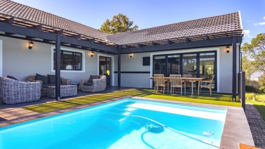 6 Bedroom Property for Sale in Hunters Home Western Cape
